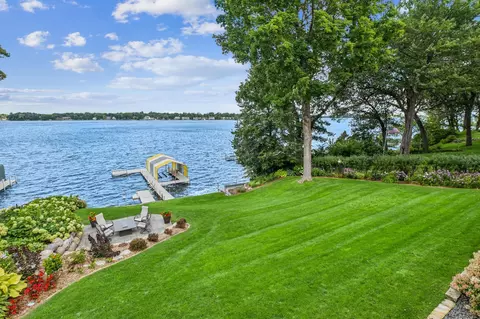 220 W Lake St, Excelsior, MN 55331