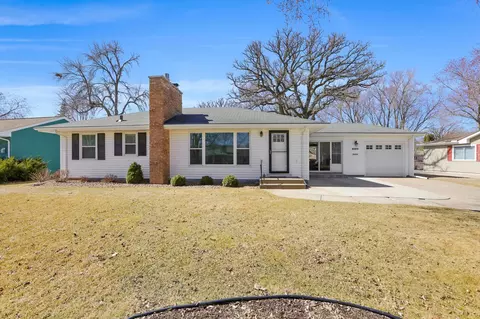 2532 Quebec Ave S, Saint Louis Park, MN 55426
