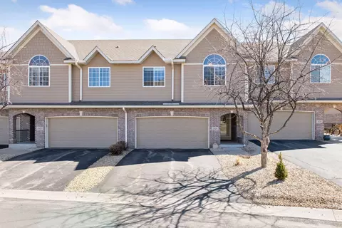 2524 Waterfall Way NW, Prior Lake, MN 55372
