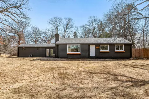 11209 Live Oak Dr, Hopkins, MN 55305