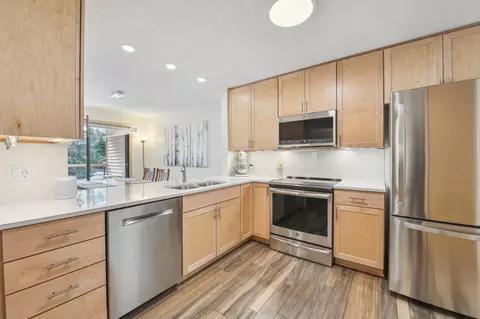 6100 Auto Club Rd #103, Bloomington, MN 55438