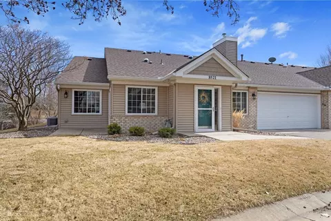 8521 Mayfield Ct, Chanhassen, MN 55317