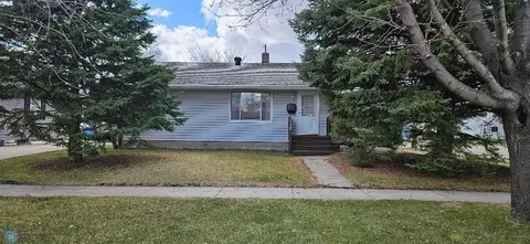 929 16th St N, Moorhead, MN 56560