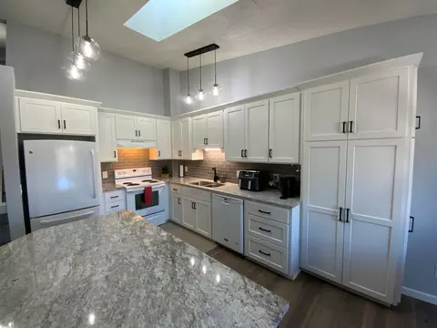 3516 Douglas Dr N, Crystal, MN 55422