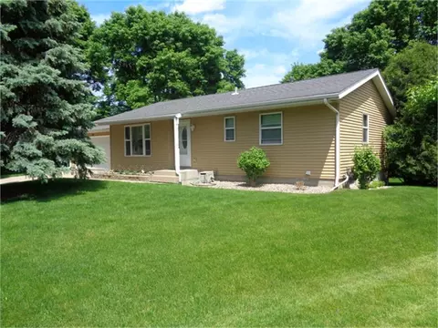 213 Meadow Ln, New Prague, MN 56071