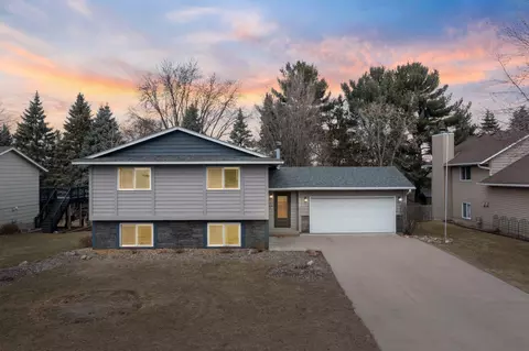 297 Poplar Dr, Shoreview, MN 55126