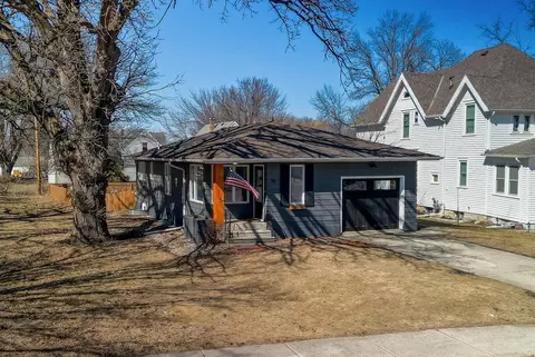 19 Main St S, Minnesota Lake, MN 56068