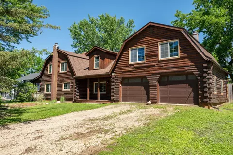 17 Sather Ct SW, Pine Island, MN 55963