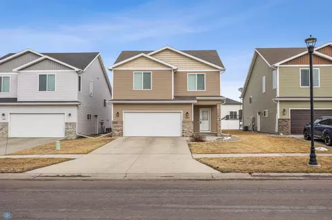 6283 56th Ave S, Fargo, ND 58104