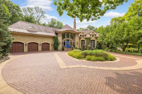 621 Ferndale Rd W, Wayzata, MN 55391