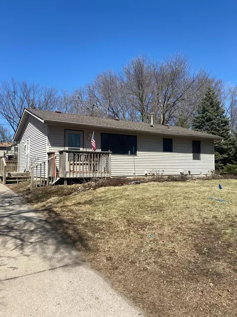 14330 Upper 56th St N, Oak Park Heights, MN 55082