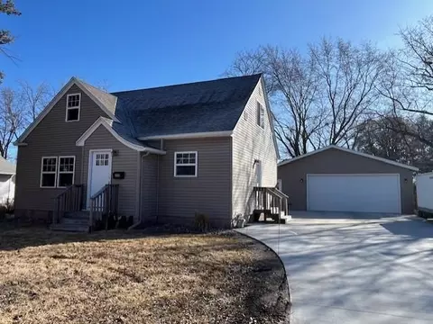 800 N Armstrong Ave, Litchfield, MN 55355