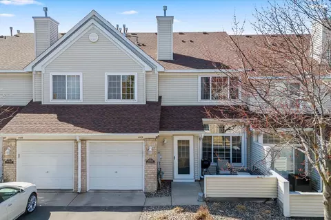 15313 Greenhaven Ln #109, Burnsville, MN 55306