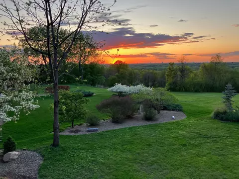 3100 Foxpoint Rd, Burnsville, MN 55337