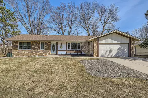8201 Ivywood Ave S, Cottage Grove, MN 55016