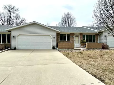 1027 Liberty Dr, Worthington, MN 56187