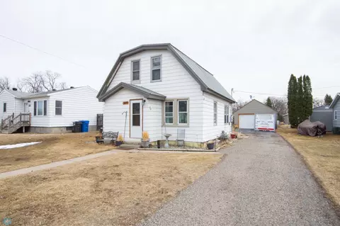 207 2nd St NE, Dilworth, MN 56529