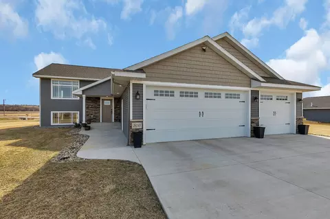 24190 Crabapple Ct, Richmond, MN 56368