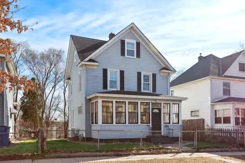 1018 Sims Ave, Saint Paul, MN 55106