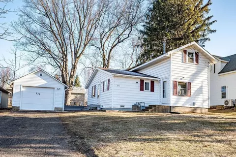 236 W Summit Ave, Ellsworth, WI 54011