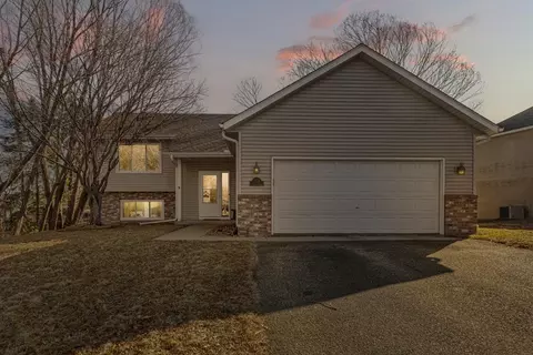 2201 Valley Dr, Northfield, MN 55057