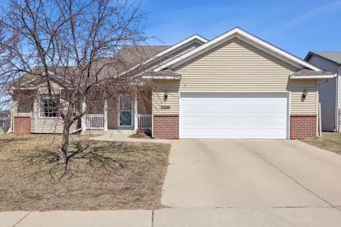6633 Black Spruce St, Saint Cloud, MN 56303