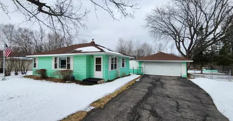 110 Memorial Dr, International Falls, MN 56649