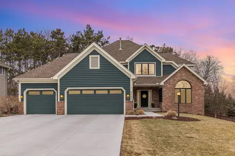 8324 Emerald Ln, Woodbury, MN 55125