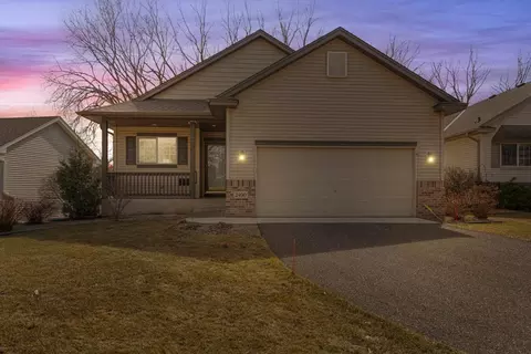 2490 Maryland Ave E, Maplewood, MN 55119
