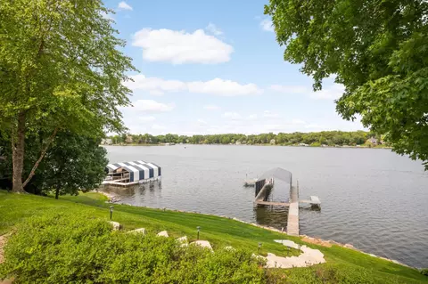 1310 Vine Pl, Mound, MN 55364
