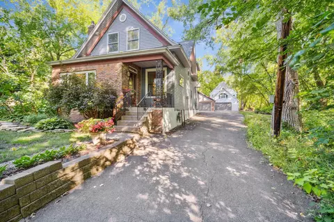 1847 Kohlman Ave, Maplewood, MN 55109