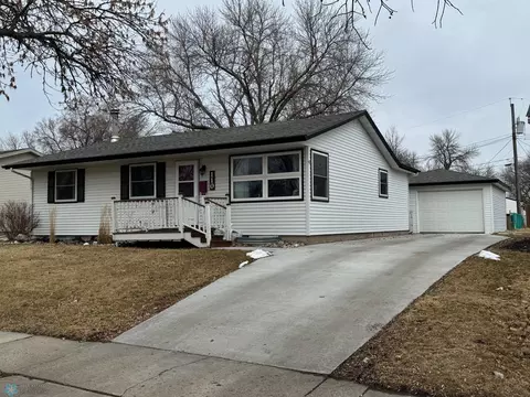 110 9th Ave E, West Fargo, ND 58078