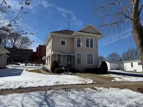 105 Oak St S, Mabel, MN 55954
