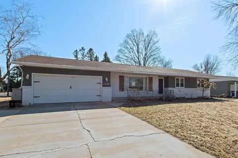 801 10th St, Farmington, MN 55024