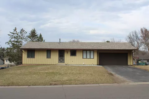8422 68th St S, Cottage Grove, MN 55016