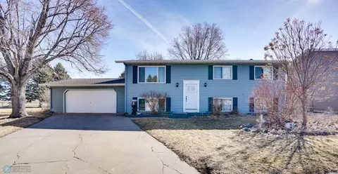 1224 20th St N, Moorhead, MN 56560