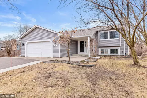 7495 Upper 20th St N, Oakdale, MN 55128