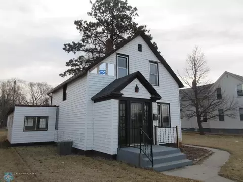 506 3rd Ave NW, Jamestown, ND 58401