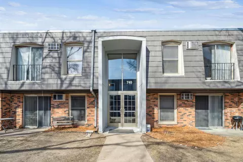 745 11th Ave S #7, Hopkins, MN 55343