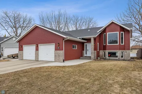 1826 32nd St S, Moorhead, MN 56560