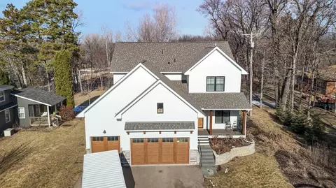 26020 Smithtown Ln, Shorewood, MN 55331