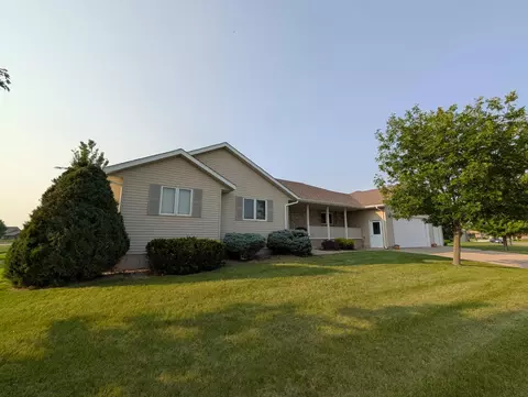 610 Mercedes Dr, Marshall, MN 56258