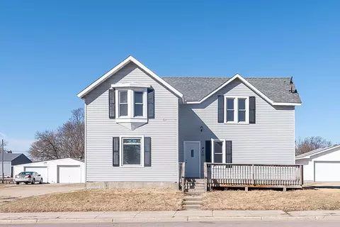 910 State St S, Waseca, MN 56093