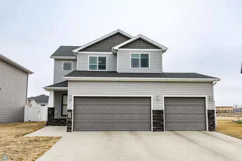 5519 59th St S, Fargo, ND 58104
