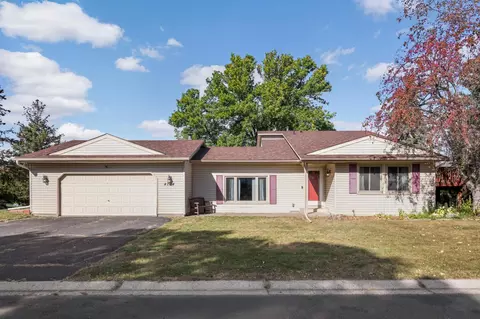 4784 Natchez Ct, Savage, MN 55378