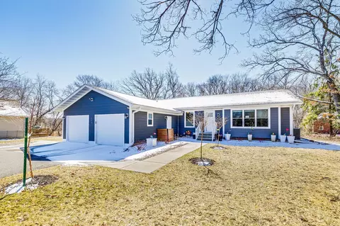 428 County Road F E, Vadnais Heights, MN 55127