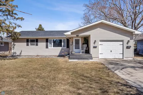 101 25th Ave N, Fargo, ND 58102