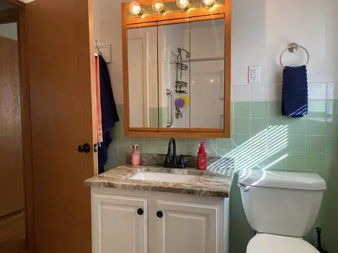 Bath - 713 Maple Dr, Aurora, MN 55705 photo 2 of 3