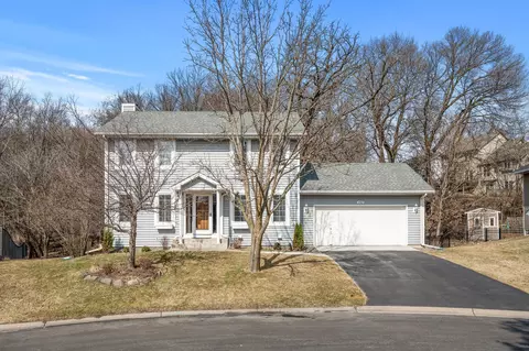 4983 Credit River Dr, Savage, MN 55378