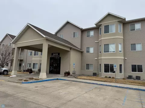 3434 28th St S #214, Fargo, ND 58104